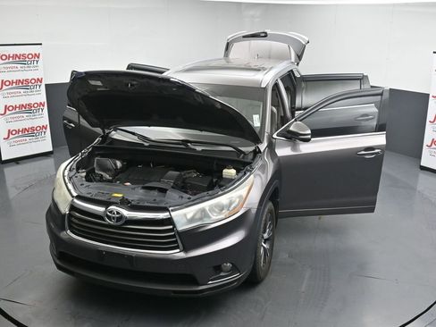 Used 2016 Toyota Highlander XLE AWD/4WD image 43