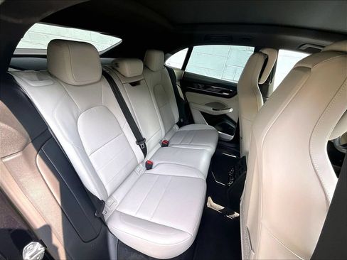 Certified 2025 Porsche Macan 4 Electric AWD/4WD image 21