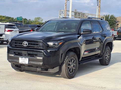 Used 2025 Toyota 4Runner SR5 AWD/4WD image 3