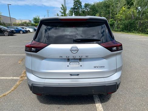 Used 2024 Nissan Rogue SV AWD/4WD image 5