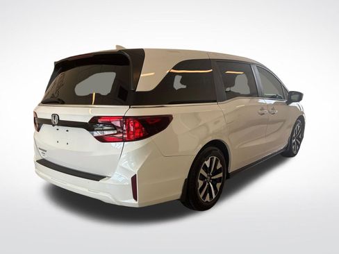 Certified 2025 Honda Odyssey EX-L image 3