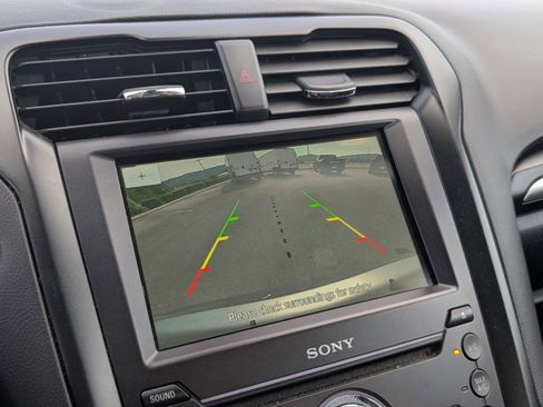 Used 2020 Ford Fusion Titanium AWD/4WD image 9