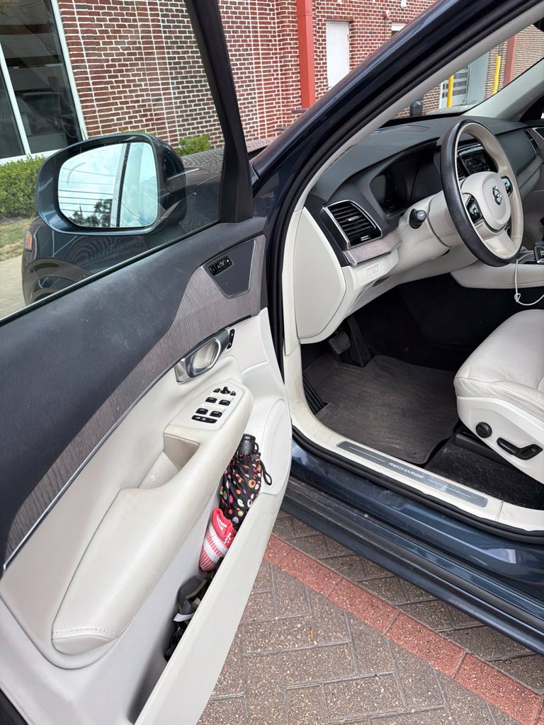 Used 2024 Volvo XC90 T8 Plus w/ Protection Package Premier AWD/4WD image 3