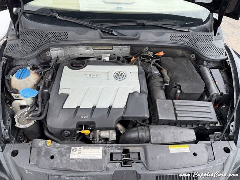 Used 2014 Volkswagen Beetle TDI image 14