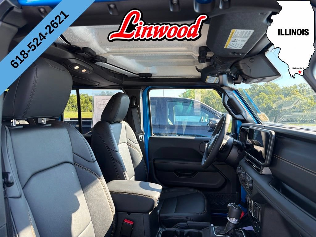 Used 2025 Jeep Gladiator Sport AWD/4WD image 11