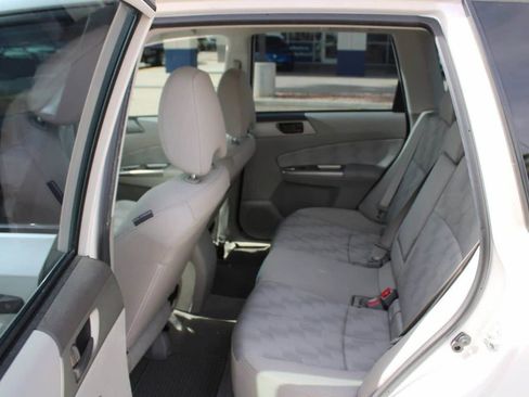 Used 2010 Subaru Forester 2.5X AWD/4WD image 10