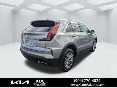 Used 2025 Cadillac XT4 Premium Luxury FWD image 3