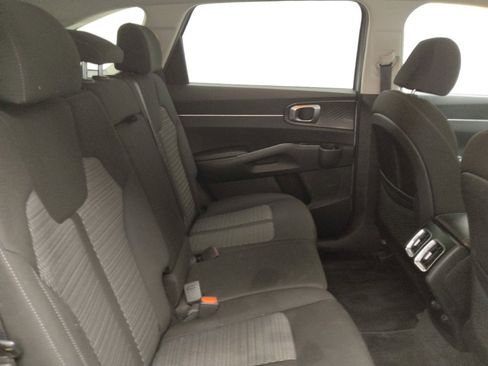 Used 2022 Kia Sorento LX AWD/4WD image 19