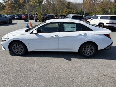 New 2026 Hyundai Elantra Blue image 4