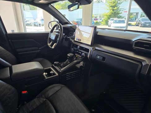 Used 2025 Toyota 4Runner TRD Off-Road Premium AWD/4WD image 45