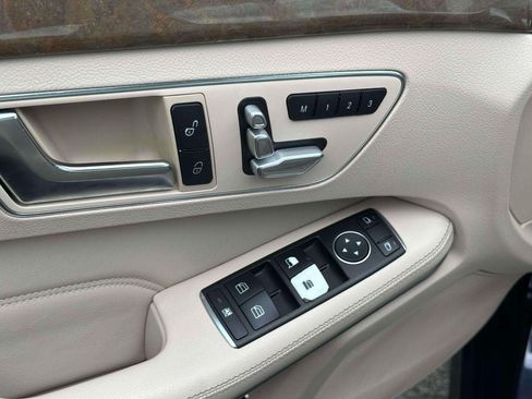 Used 2014 Mercedes-Benz E 350 4MATIC Sedan image 17