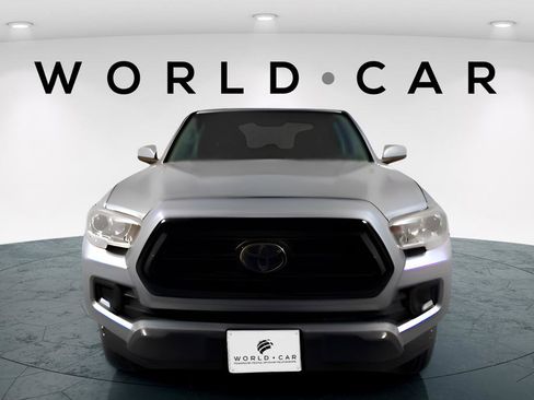 Used 2023 Toyota Tacoma SR image 3