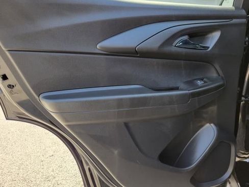 Used 2024 Chevrolet TrailBlazer RS w/ Convenience Package FWD image 9