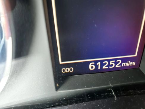 Used 2017 Toyota Corolla SE FWD image 42