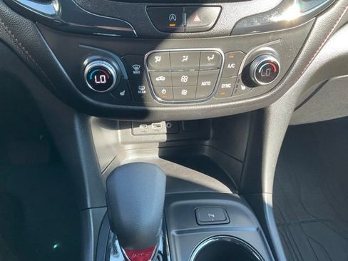 Used 2022 Chevrolet Equinox RS w/ Infotainment Package AWD/4WD image 7