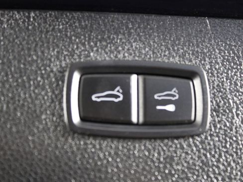 Used 2018 Porsche Macan Sport Edition image 27