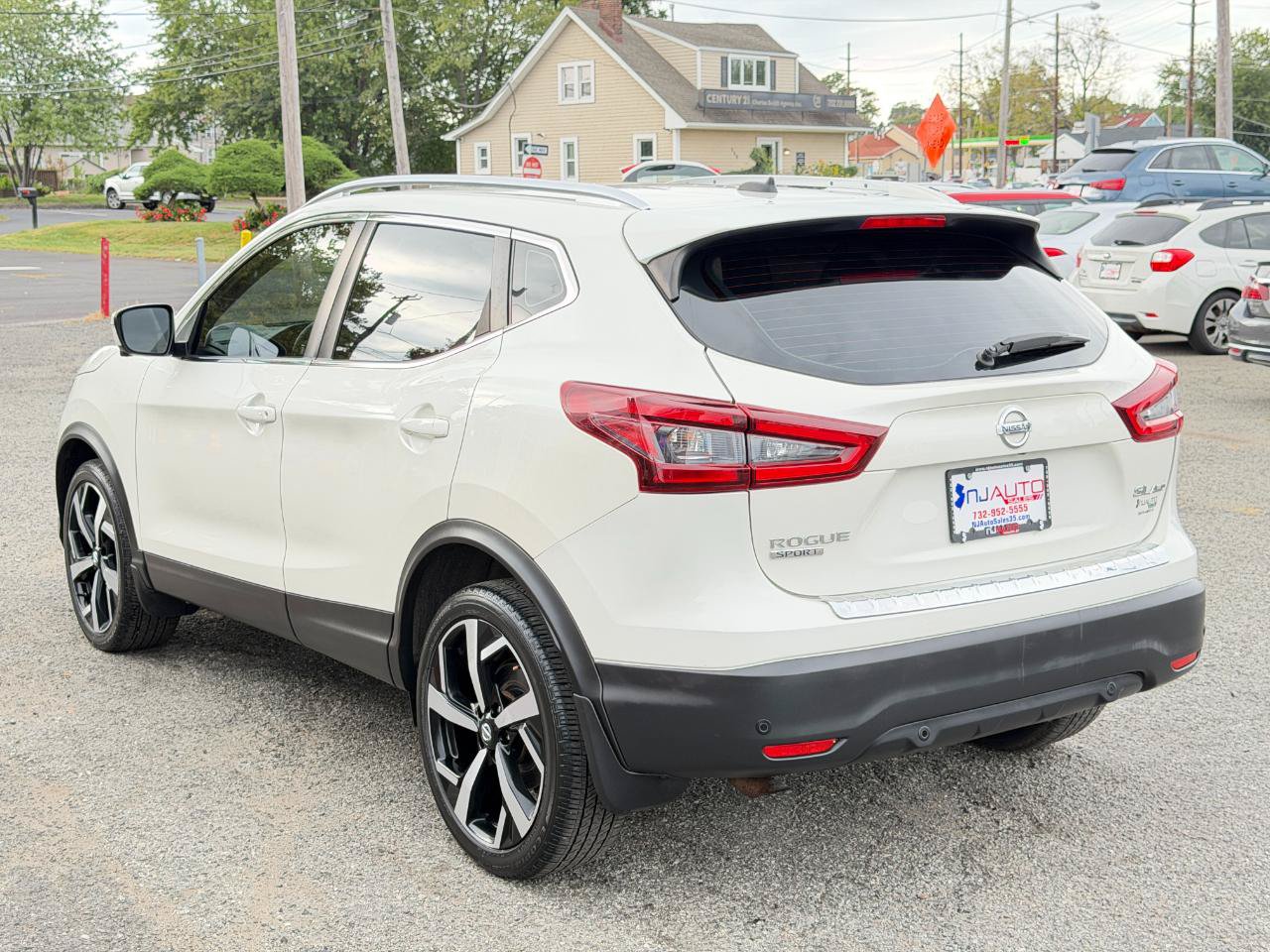Used 2022 Nissan Rogue Sport SL AWD/4WD image 6