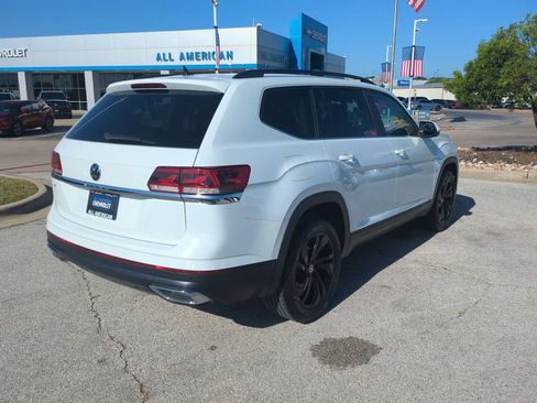 Used 2023 Volkswagen Atlas SE w/ Black Wheel Package FWD image 8