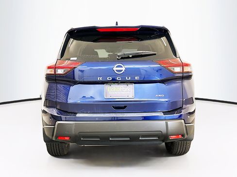 Used 2025 Nissan Rogue SV image 7