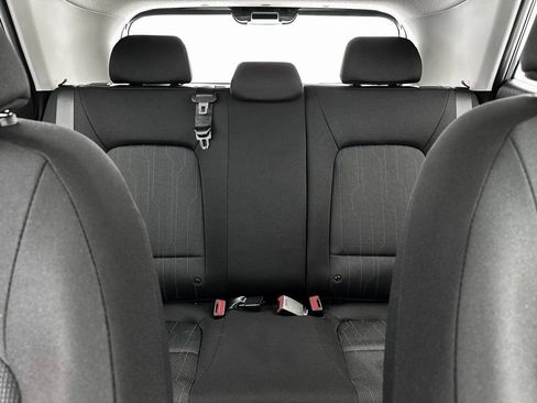 Used 2025 Hyundai Venue SE FWD image 18