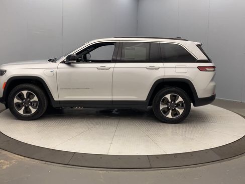 Used 2024 Jeep Grand Cherokee Limited 4xe AWD/4WD image 2