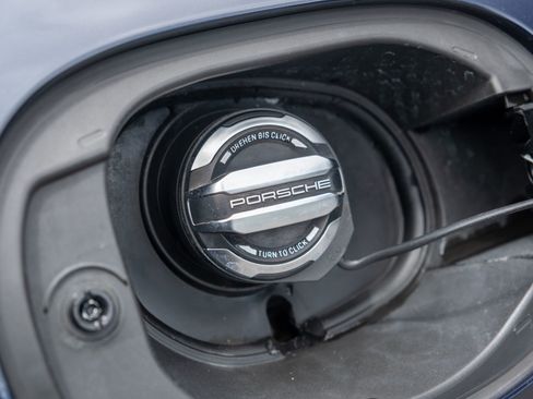 Used 2023 Porsche Macan AWD/4WD image 20