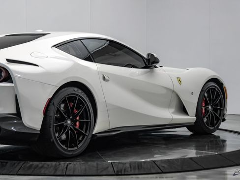 Used 2019 Ferrari 812 Superfast RWD image 23