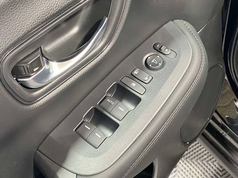 New 2026 Honda HR-V LX image 17