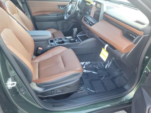 Used 2026 Subaru Outback Touring AWD/4WD image 11