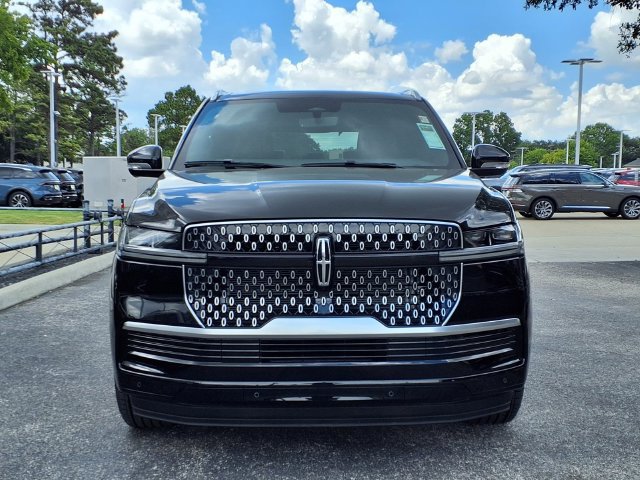 New 2026 Lincoln Navigator Reserve AWD/4WD image 3