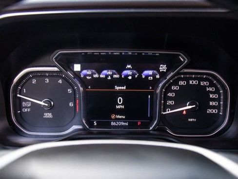 Used 2021 GMC Yukon Denali w/ Denali Premium Package image 14