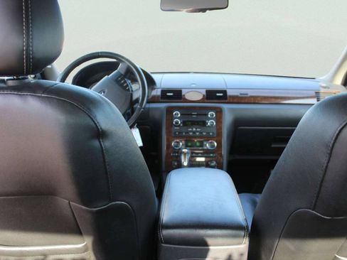 Used 2008 Ford Taurus Limited FWD image 8