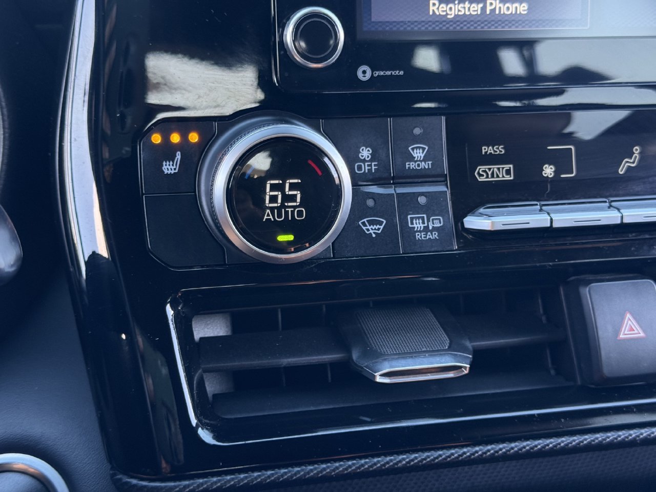 Used 2021 Toyota Highlander XSE FWD image 19