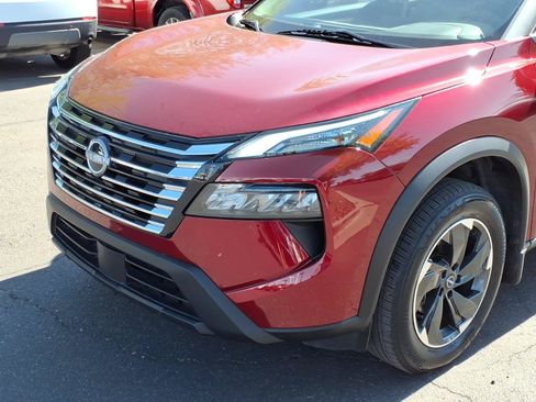 Used 2024 Nissan Rogue SV FWD image 8
