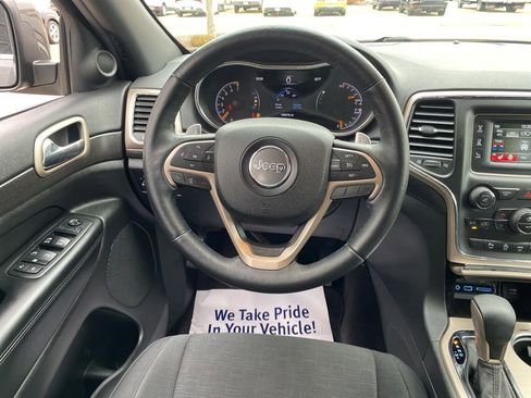 Used 2017 Jeep Grand Cherokee Laredo w/ Quick Order Package 23E image 12