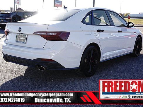 Used 2024 Volkswagen Jetta GLI 40th Anniversary Edition image 5