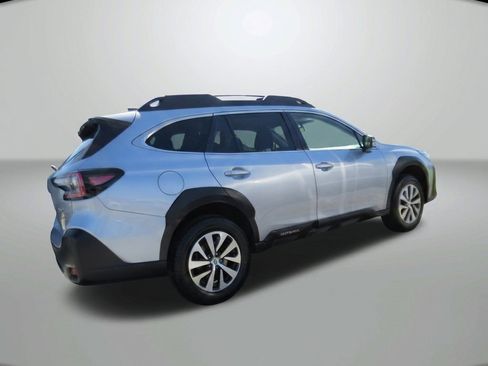 Used 2023 Subaru Outback Premium AWD/4WD image 8