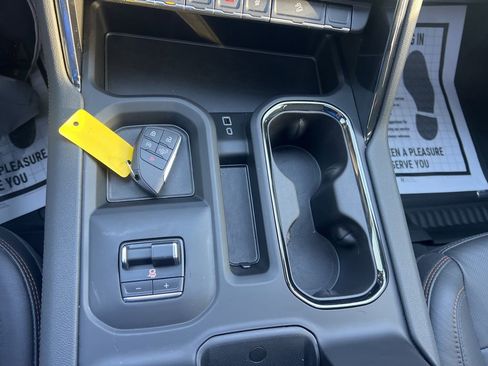 Used 2024 GMC Sierra 2500 AT4 w/ AT4 Premium Plus Package image 23