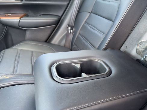 Used 2018 Honda CR-V Touring image 11