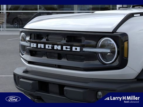 New 2025 Ford Bronco Outer Banks w/ Sasquatch Package AWD/4WD image 19
