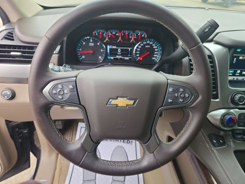 Used 2018 Chevrolet Suburban LT image 29