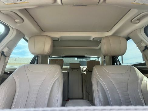 Used 2019 Mercedes-Benz S 560 Sedan image 32