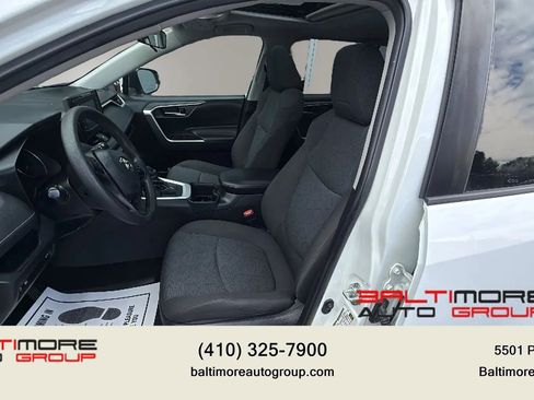 Used 2022 Toyota RAV4 XLE w/ Convenience Package FWD image 9