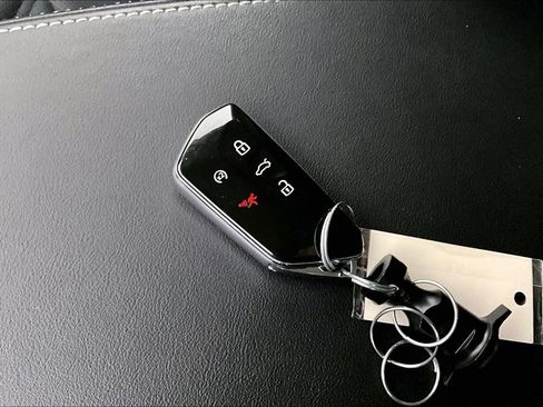 Used 2025 Volkswagen Atlas SE FWD image 12