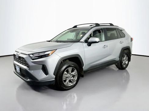 Used 2024 Toyota RAV4 XLE AWD/4WD image 4