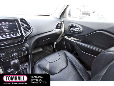 Used 2020 Jeep Cherokee Limited image 11
