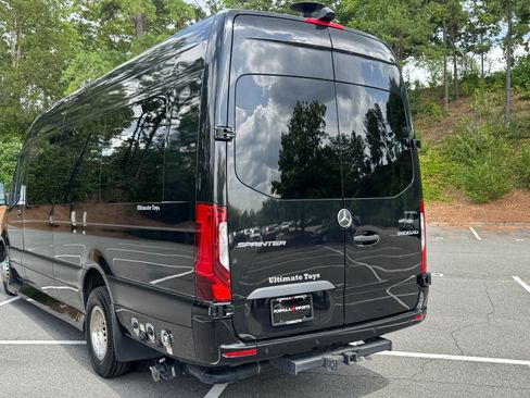Used 2022 Mercedes-Benz Sprinter 3500 image 21