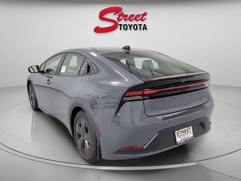 New 2026 Toyota Prius LE FWD image 2