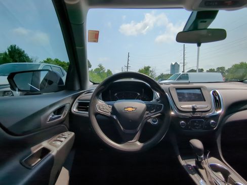 Used 2022 Chevrolet Equinox LT FWD image 13