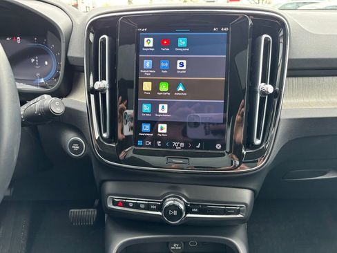 Used 2023 Volvo XC40 B5 Plus w/ Driver Assist Package AWD/4WD image 10